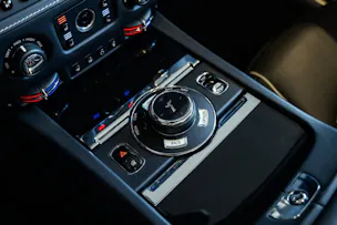 Rolls Royce ROLLS-ROYCE Dawn 6.6 V12 Black Badge