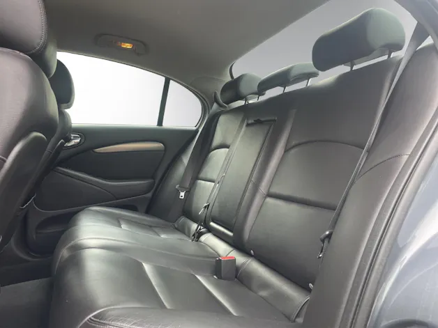 Jaguar JAGUAR S-Type R 4.2 V8 SUPERCHARGED – BRITISCHE ELEGANZ MIT V8-KRAFT | R-AUSFÜHRUNG |