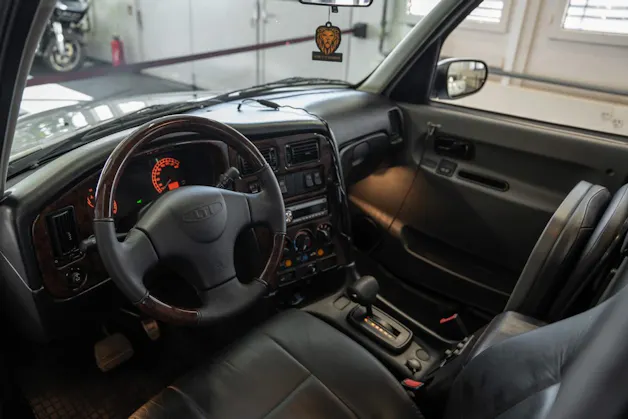 LTI Vehicles Taxi (TX4)
