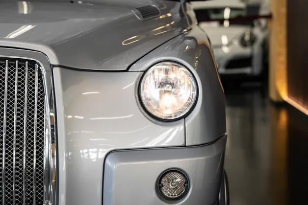 LTI Vehicles Taxi (TX4)