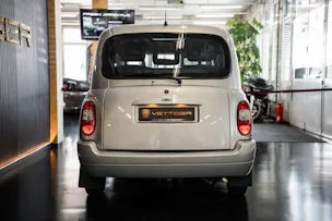 LTI Vehicles Taxi (TX4)