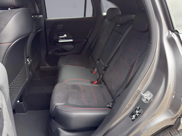 MERCEDES-BENZ GLA-Klasse H247 GLA 250 Swiss Star AMG Line 4matic