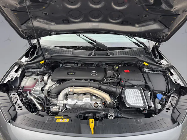 MERCEDES-BENZ GLA-Klasse H247 GLA 250 Swiss Star AMG Line 4matic