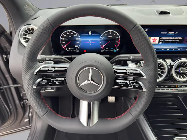 MERCEDES-BENZ GLA-Klasse H247 GLA 250 Swiss Star AMG Line 4matic
