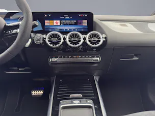 MERCEDES-BENZ GLA-Klasse H247 GLA 250 Swiss Star AMG Line 4matic