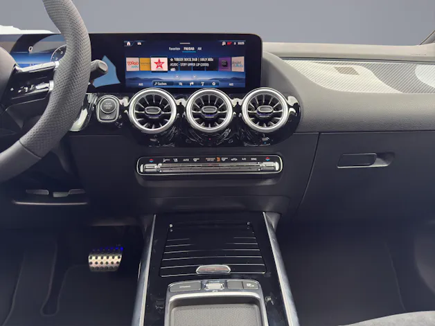 MERCEDES-BENZ GLA-Klasse H247 GLA 250 Swiss Star AMG Line 4matic