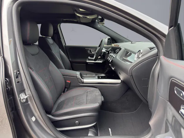MERCEDES-BENZ GLA-Klasse H247 GLA 250 Swiss Star AMG Line 4matic