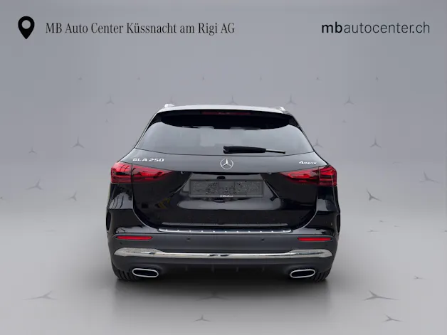 MERCEDES-BENZ GLA 250 Swiss Star AMG Line 4matic