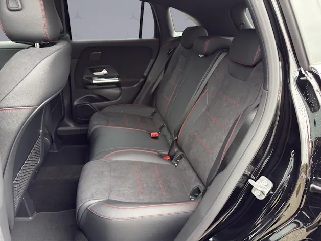MERCEDES-BENZ GLA 250 Swiss Star AMG Line 4matic