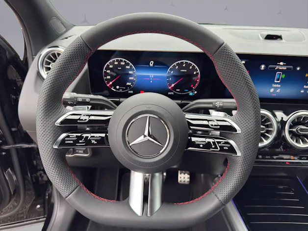 MERCEDES-BENZ GLA 250 Swiss Star AMG Line 4matic
