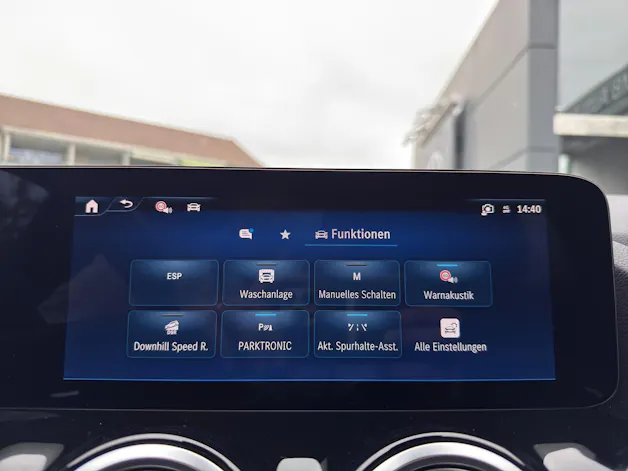 MERCEDES-BENZ GLA 250 Swiss Star AMG Line 4matic