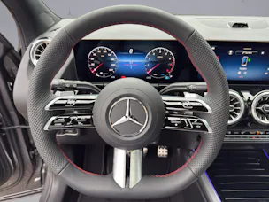 MERCEDES-BENZ GLA 250 Swiss Star AMG Line 4matic
