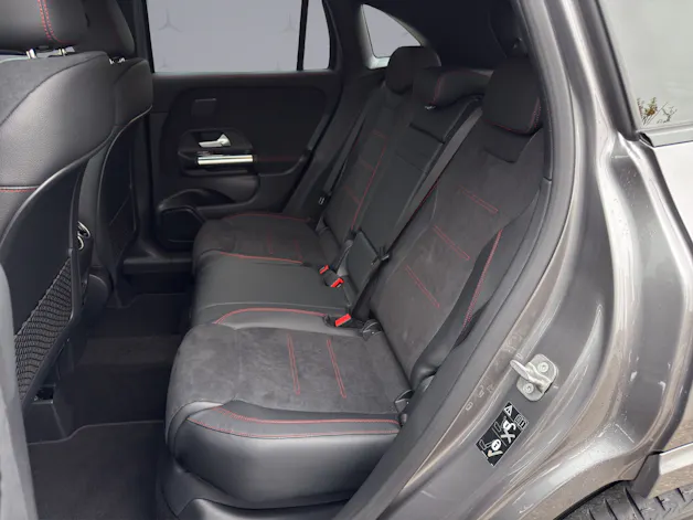 MERCEDES-BENZ GLA-Klasse H247 GLA 250 Swiss Star AMG Line 4matic