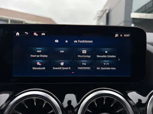 MERCEDES-BENZ GLA 250 Swiss Star AMG Line 4matic