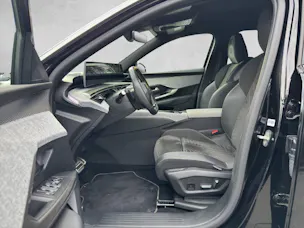 PEUGEOT NEW 5008 1.2 Hybrid GT 145