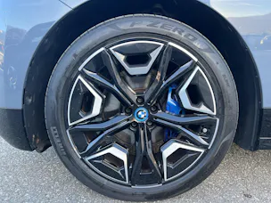 BMW iX xDrive40 (CH)🔋