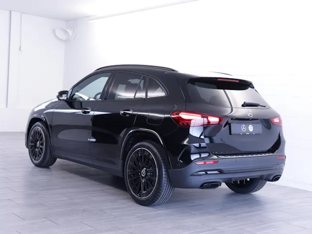 MERCEDES-BENZ 200 Night Star AMG Line