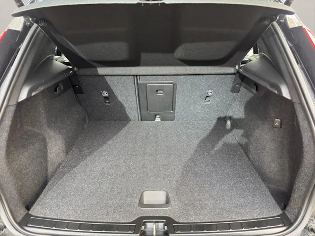 VOLVO XC40 2.0 B4 MH AWD R-Design