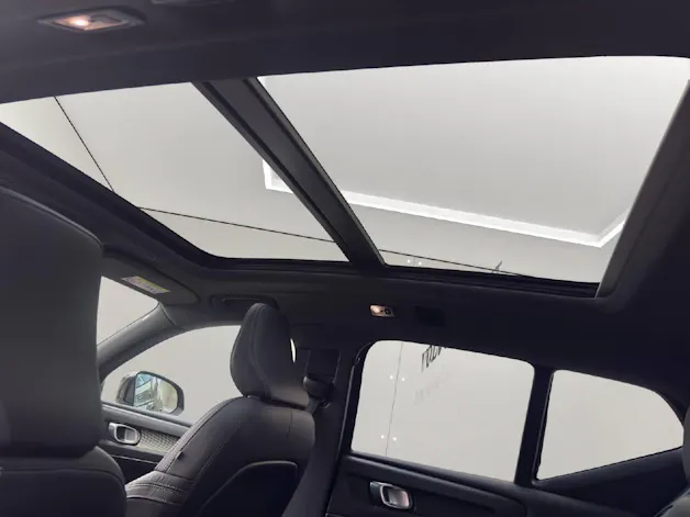 VOLVO XC40 2.0 B4 MH AWD R-Design