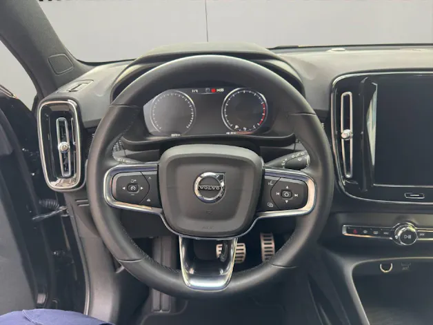 VOLVO XC40 2.0 B4 MH AWD R-Design