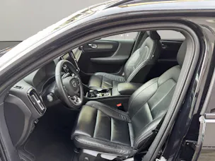 VOLVO XC40 2.0 B4 MH AWD R-Design