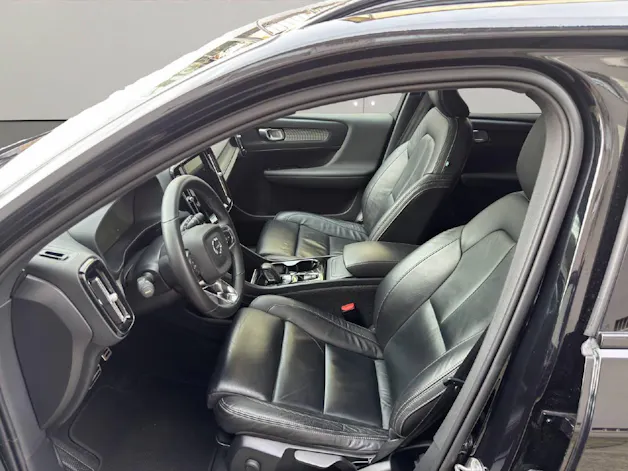 VOLVO XC40 2.0 B4 MH AWD R-Design