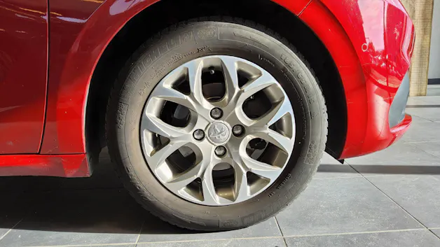 PEUGEOT 208 1.2 PureTech Allure S/S