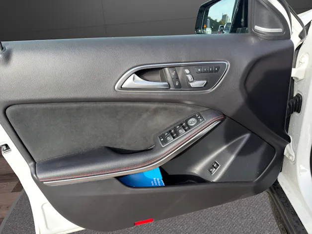 MERCEDES-BENZ GLA-Klasse X156 GLA 250 AMG Line 4m