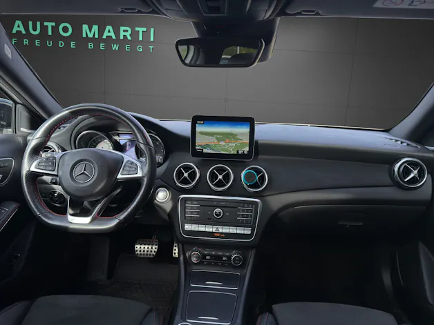 MERCEDES-BENZ GLA-Klasse X156 GLA 250 AMG Line 4m
