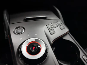 https://vehicle.imgix.net/4525736/24c3f225-81c4-44eb-afda-e7e29ca624fd.jpg