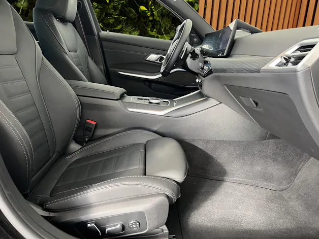 BMW 330e x DriveTouring Steptronic M Sport Pro (CH)⛽ + 🔌