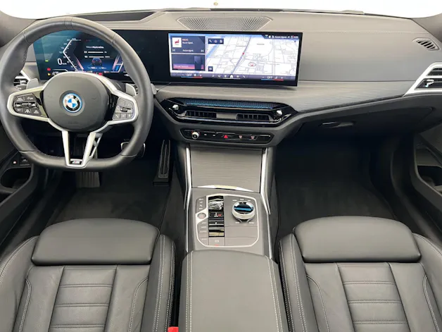 BMW 330e x DriveTouring Steptronic M Sport Pro (CH)⛽ + 🔌