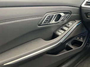 BMW 330e x DriveTouring Steptronic M Sport Pro (CH)⛽ + 🔌