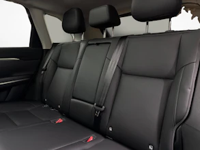https://vehicle.imgix.net/4525804/532fb257-77eb-48d5-8022-d952991900a2.jpg