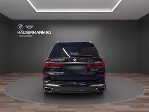 BMW X7 M50i