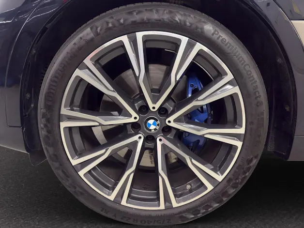 BMW X7 M50i