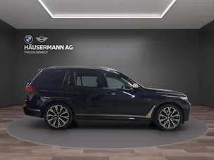 BMW X7 M50i