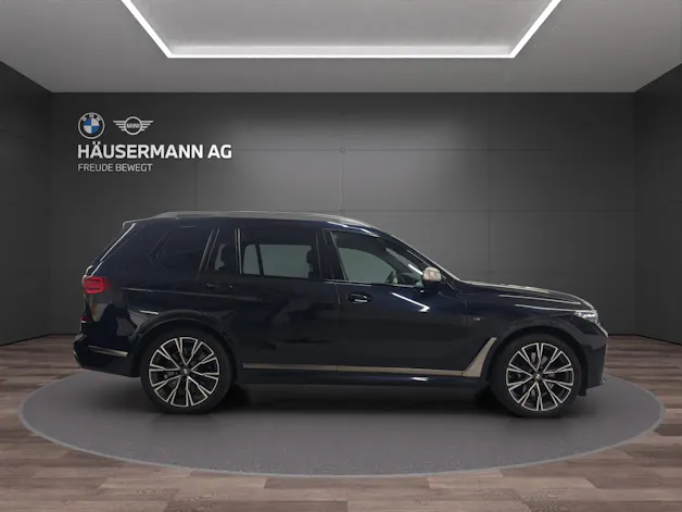 BMW X7 M50i