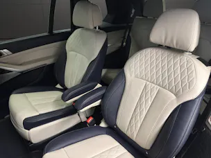 BMW X7 M50i
