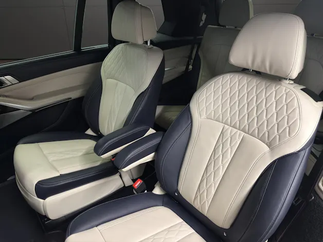 BMW X7 M50i