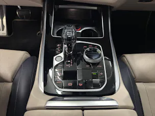 BMW X7 M50i