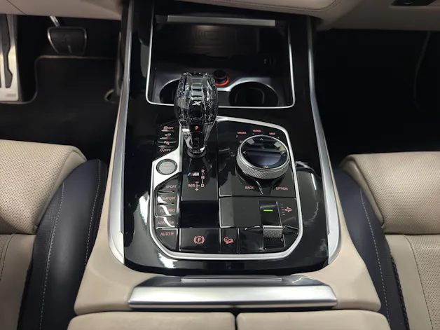 BMW X7 M50i