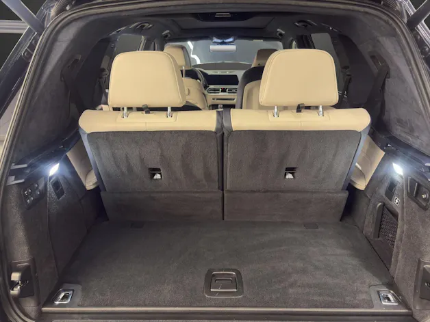 BMW X7 M50i