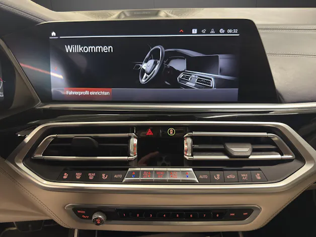 BMW X7 M50i