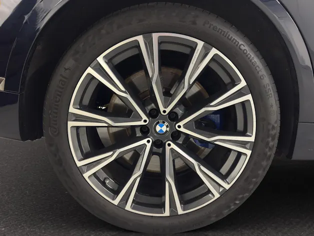 BMW X7 M50i