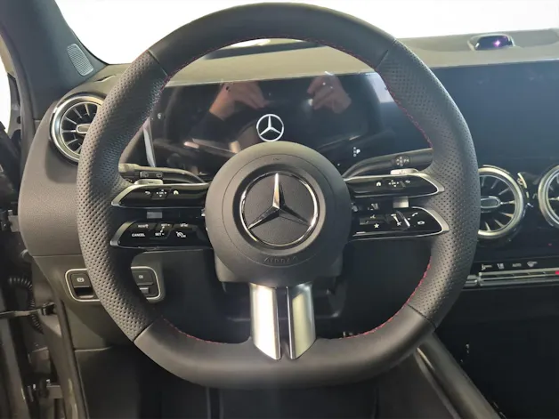 MERCEDES-BENZ GLA 250 e EQ Star AMG Line
