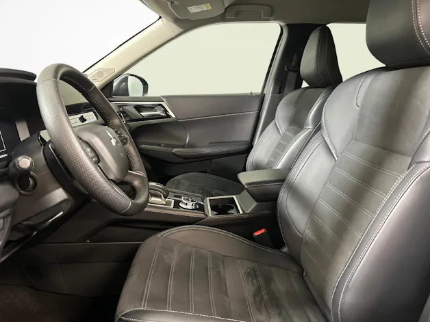 Mitsubishi Outlander 2.4 PHEV Invite 4x4