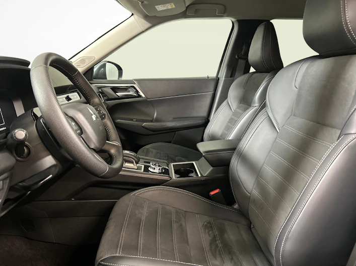 Fahrzeugbild MITSUBISHI OUTLANDER