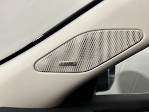 https://vehicle.imgix.net/4525929/f56dd877-0560-4dbe-bb98-ca9644839617.jpg