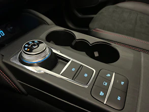 https://vehicle.imgix.net/4525932/8ce8f9a8-fbd7-4764-9496-49f36669f9f0.jpg